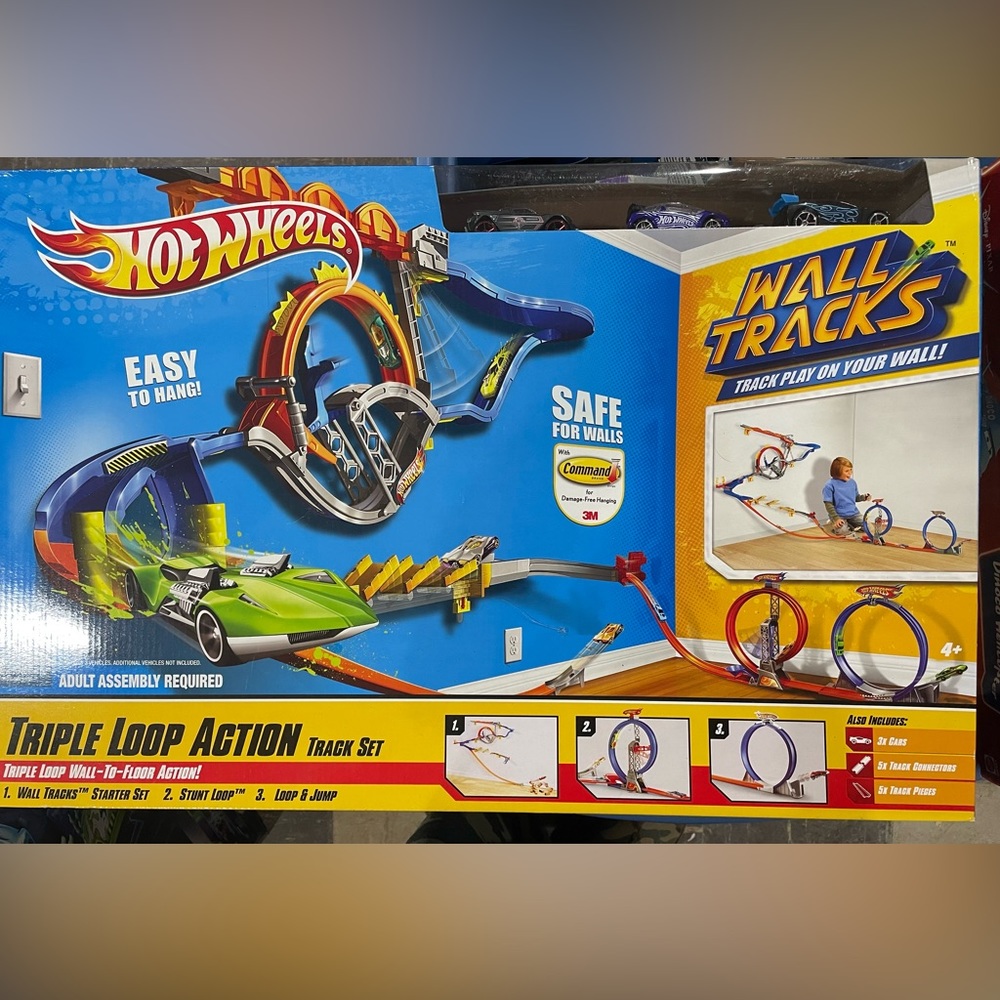 Hot wheels, triple with actions that never opened